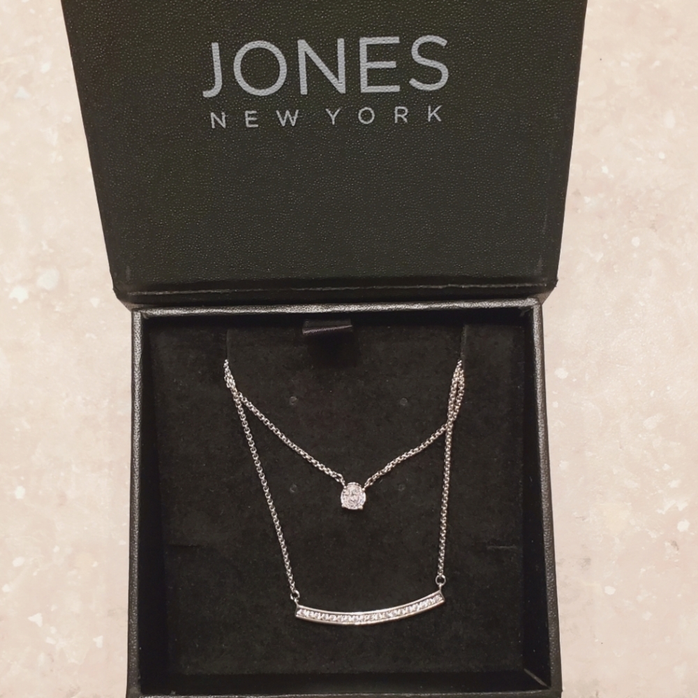 Jones New York necklace